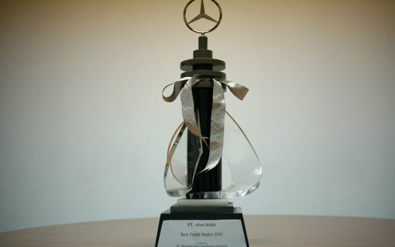 Mercedes Benz Commercial Vehicles - The Best Truck Dealer 2012